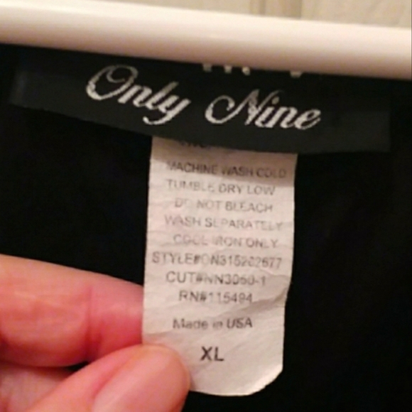 Black and White Textured Blouse with Low Neckline by Only Nine Size XL - Picture 2 of 6